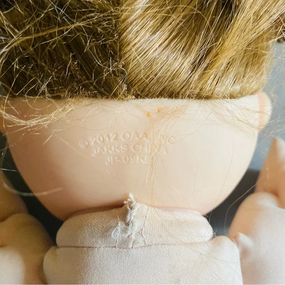 CABBAGE PATCH KIDS Soft Body 2012 Blue Eyes - Picture 4 of 9